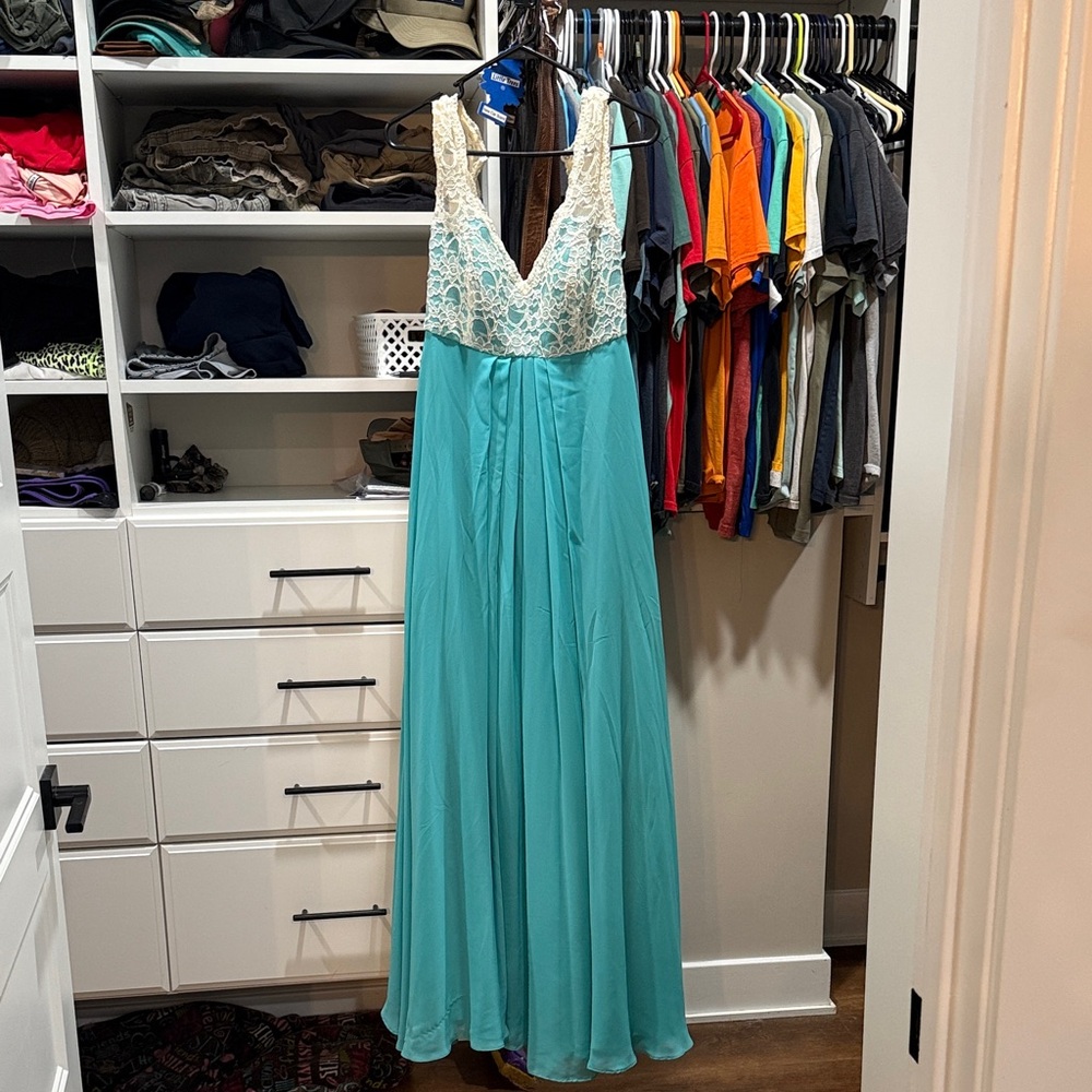 Elegant Lace and Aqua Evening Gown